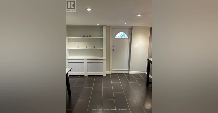 BSMT-31 Chamberlain Avenue, Toronto, ON, M6E 4J7 - 7