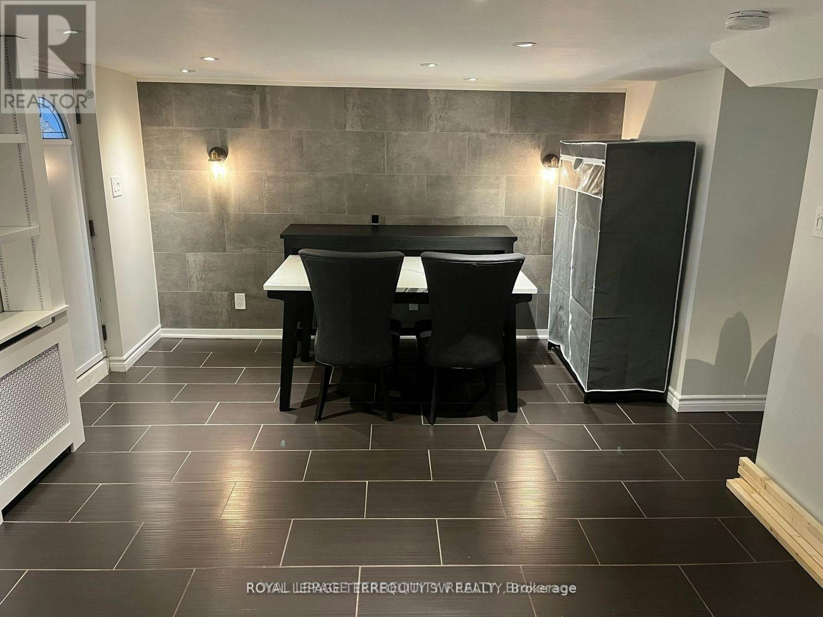 BSMT-31 Chamberlain Avenue, Toronto, ON, M6E 4J7 - 4