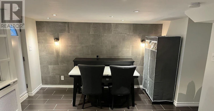 BSMT-31 Chamberlain Avenue, Toronto, ON, M6E 4J7 - 4