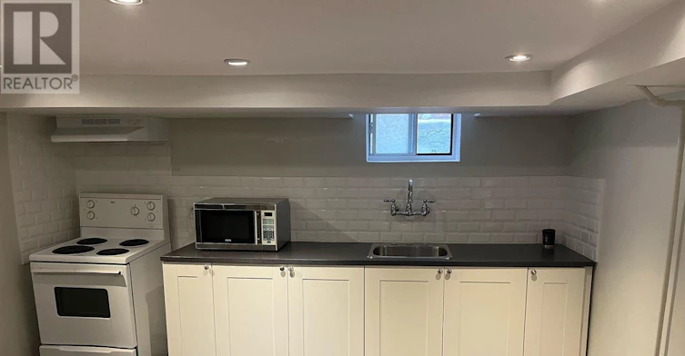 BSMT-31 Chamberlain Avenue, Toronto, ON, M6E 4J7 - 2