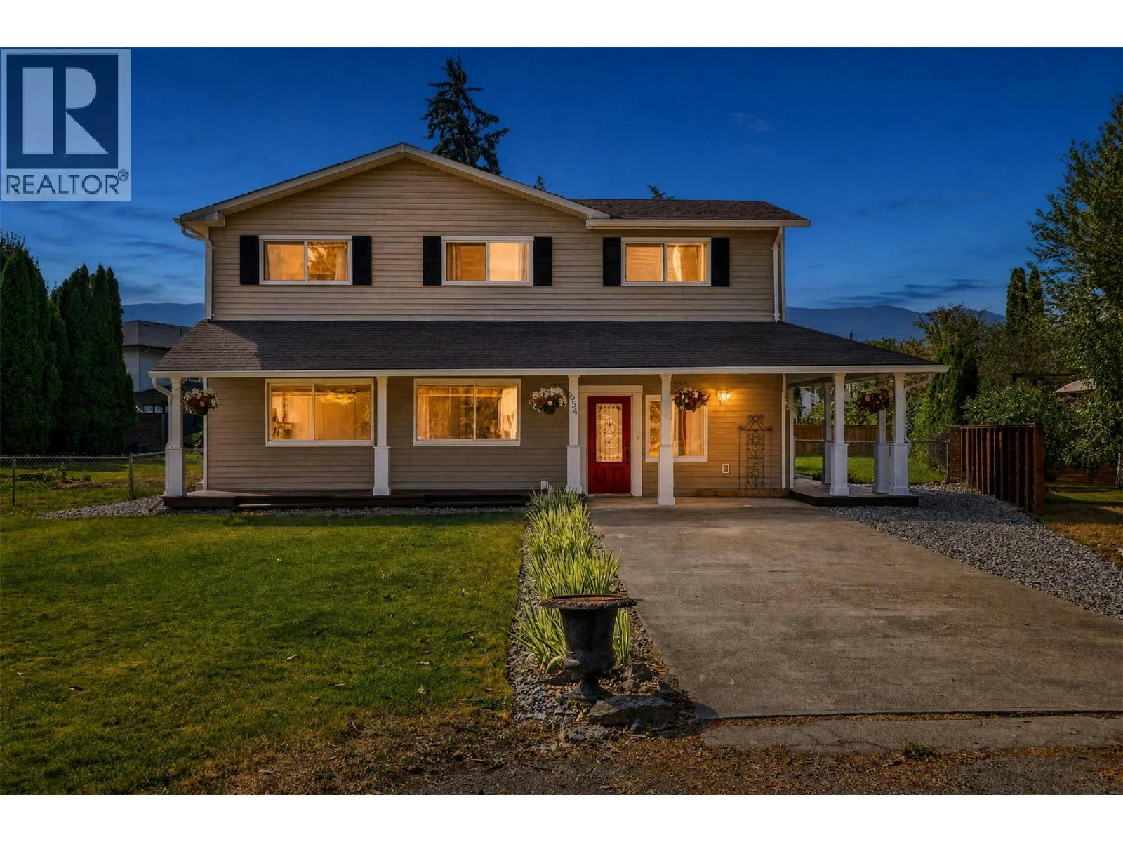 654 Armour Crescent, Kelowna, BC, V1W 1A5