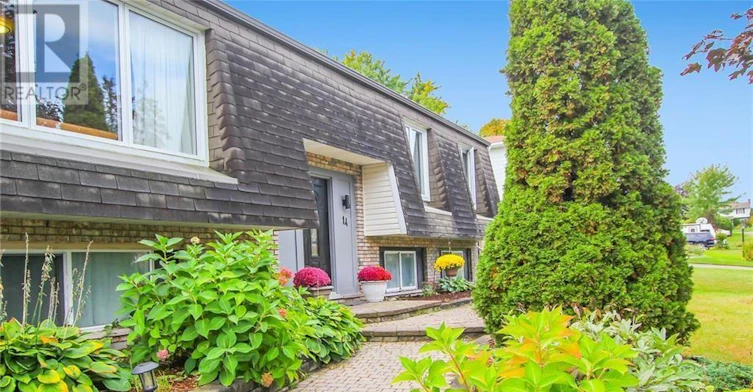 14 Langholm Crescent, Ottawa, ON, K2J 1H2 - 2