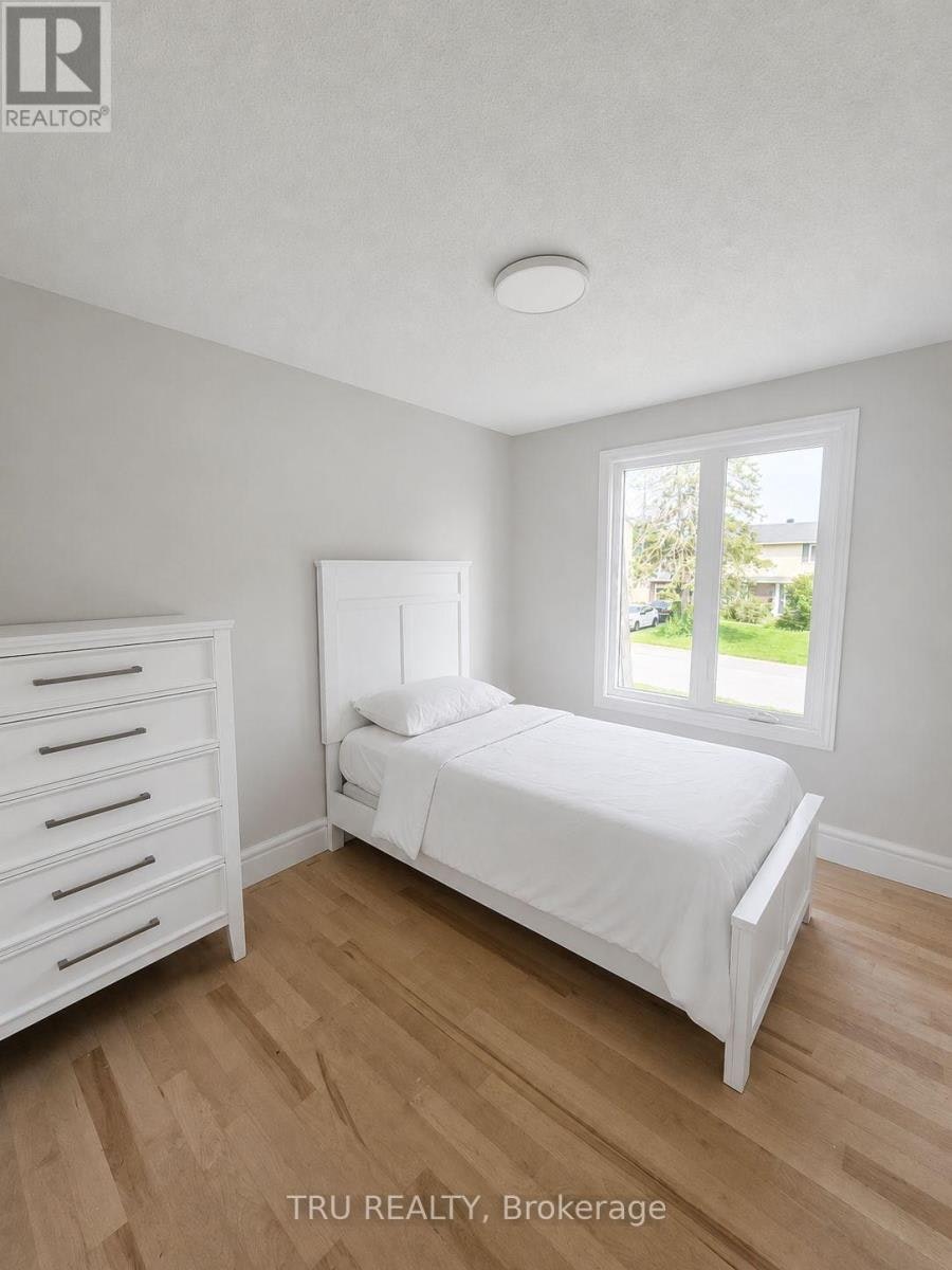 14 Langholm Crescent, Ottawa, ON, K2J 1H2 - 4