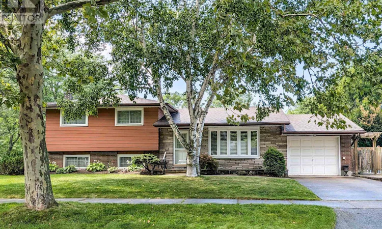 3139 Chipman Crescent
