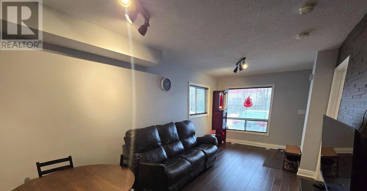 6-4277 Lawrence Avenue E, Toronto, ON, M1E 2S8 - 3