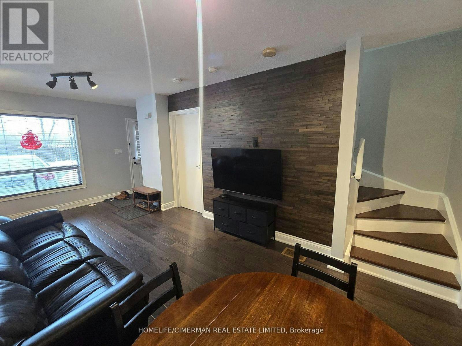 6-4277 Lawrence Avenue E, Toronto, ON, M1E 2S8 - 2