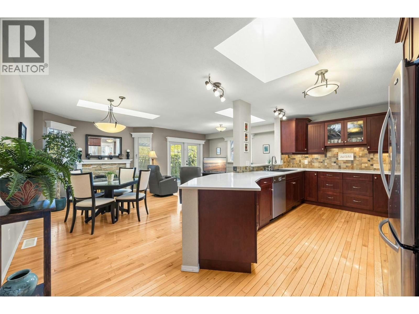 1384 Nelson Place, Kelowna, BC, V1Y 9H4