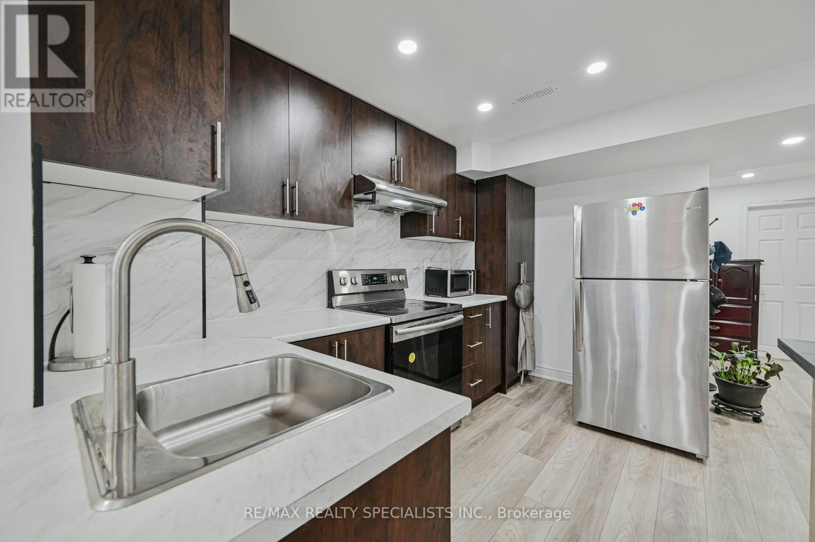 BSMT-72 Village Lake Crescent, Brampton, ON, L6S 6K1 - 5