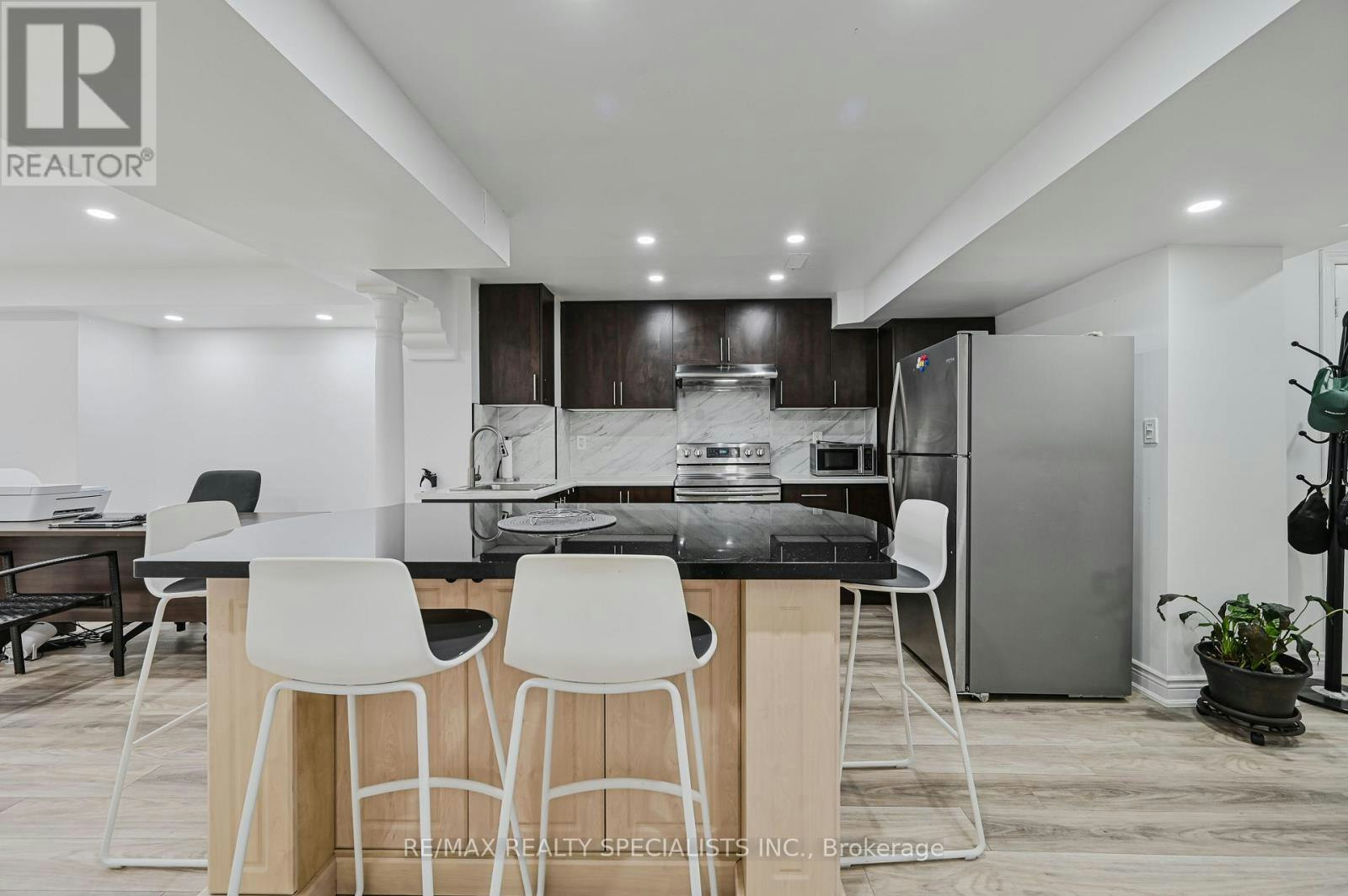 BSMT-72 Village Lake Crescent, Brampton, ON, L6S 6K1 - 11