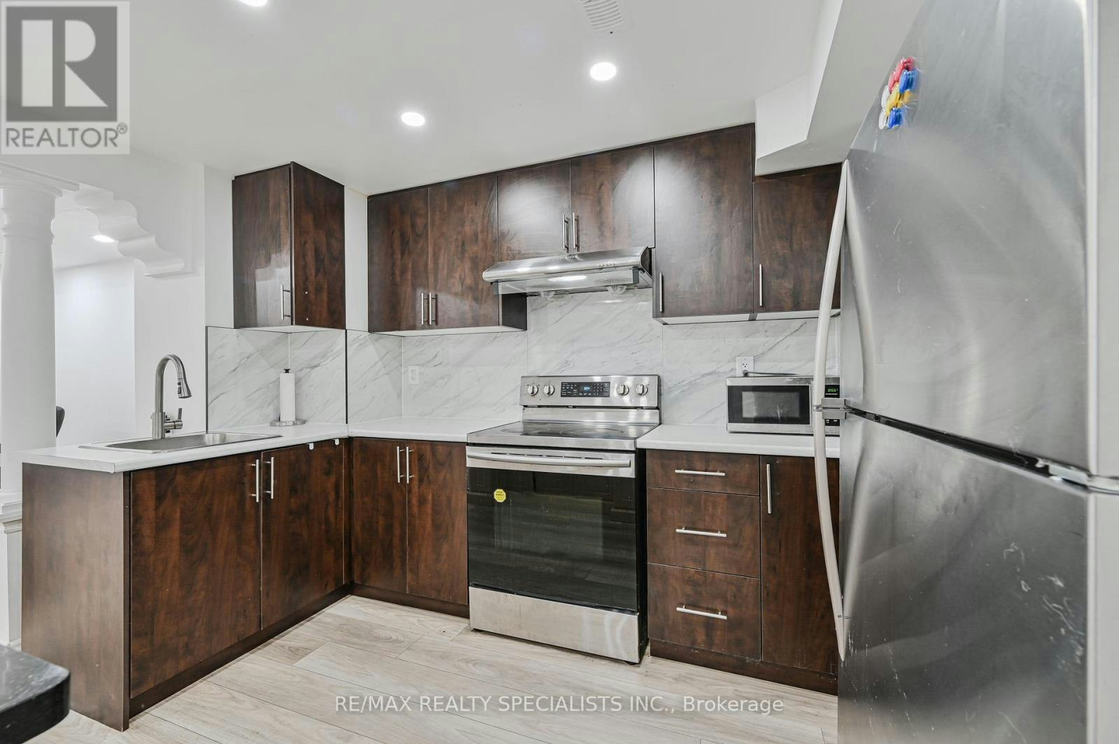 BSMT-72 Village Lake Crescent, Brampton, ON, L6S 6K1 - 4