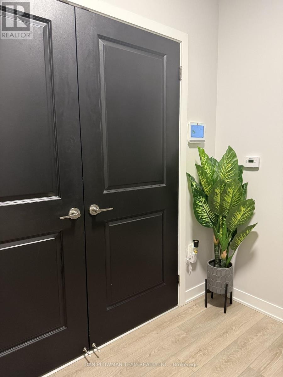 112-385 Arctic Red Drive, Oshawa, ON, L1L 0W9 - 2