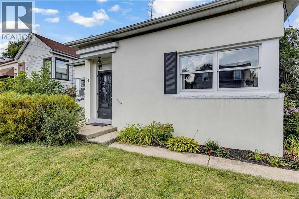 31 Scotia Avenue, Hamilton, ON, L8K 4X4