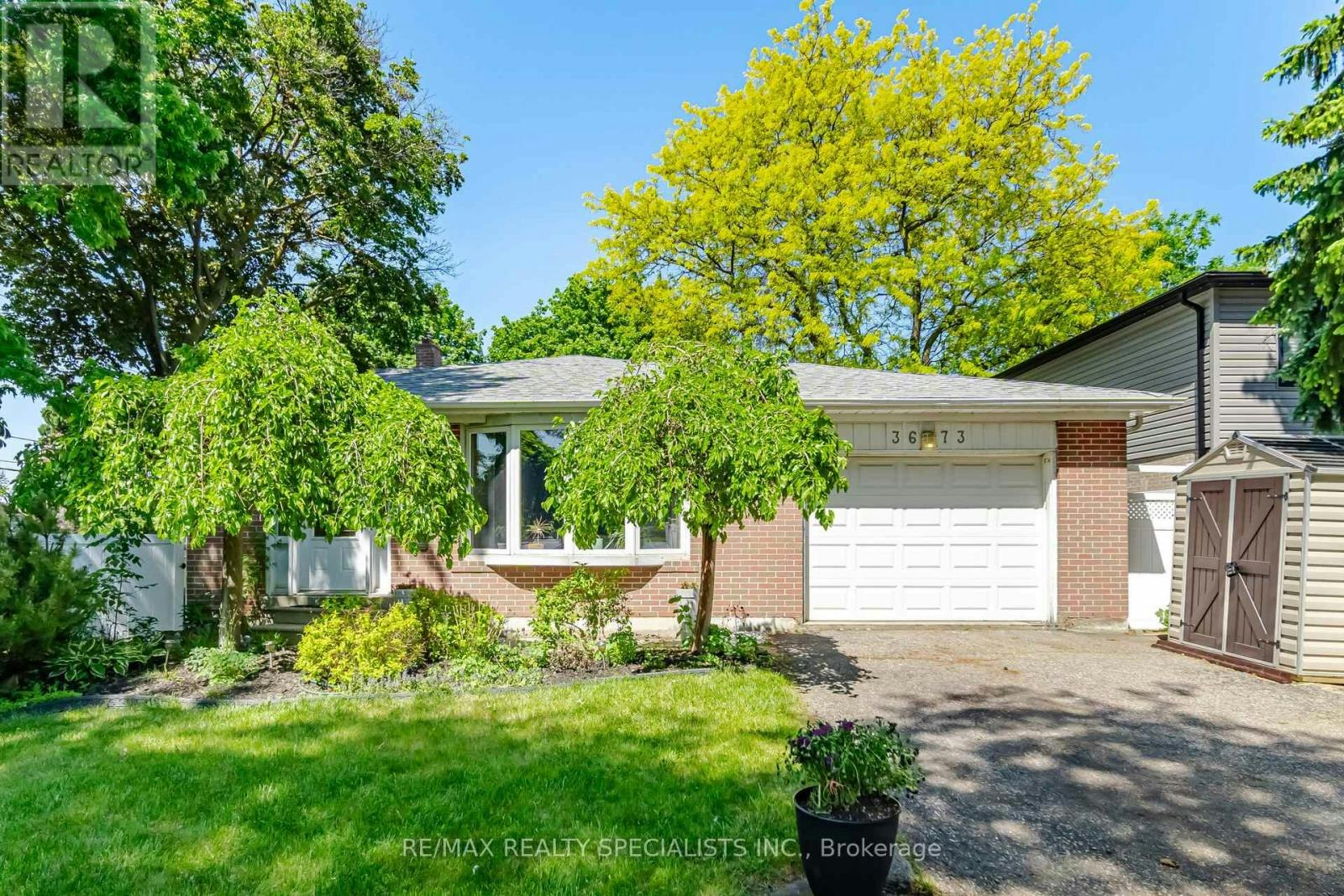 3673 Fieldgate Drive, Mississauga, ON, L4X 2J8