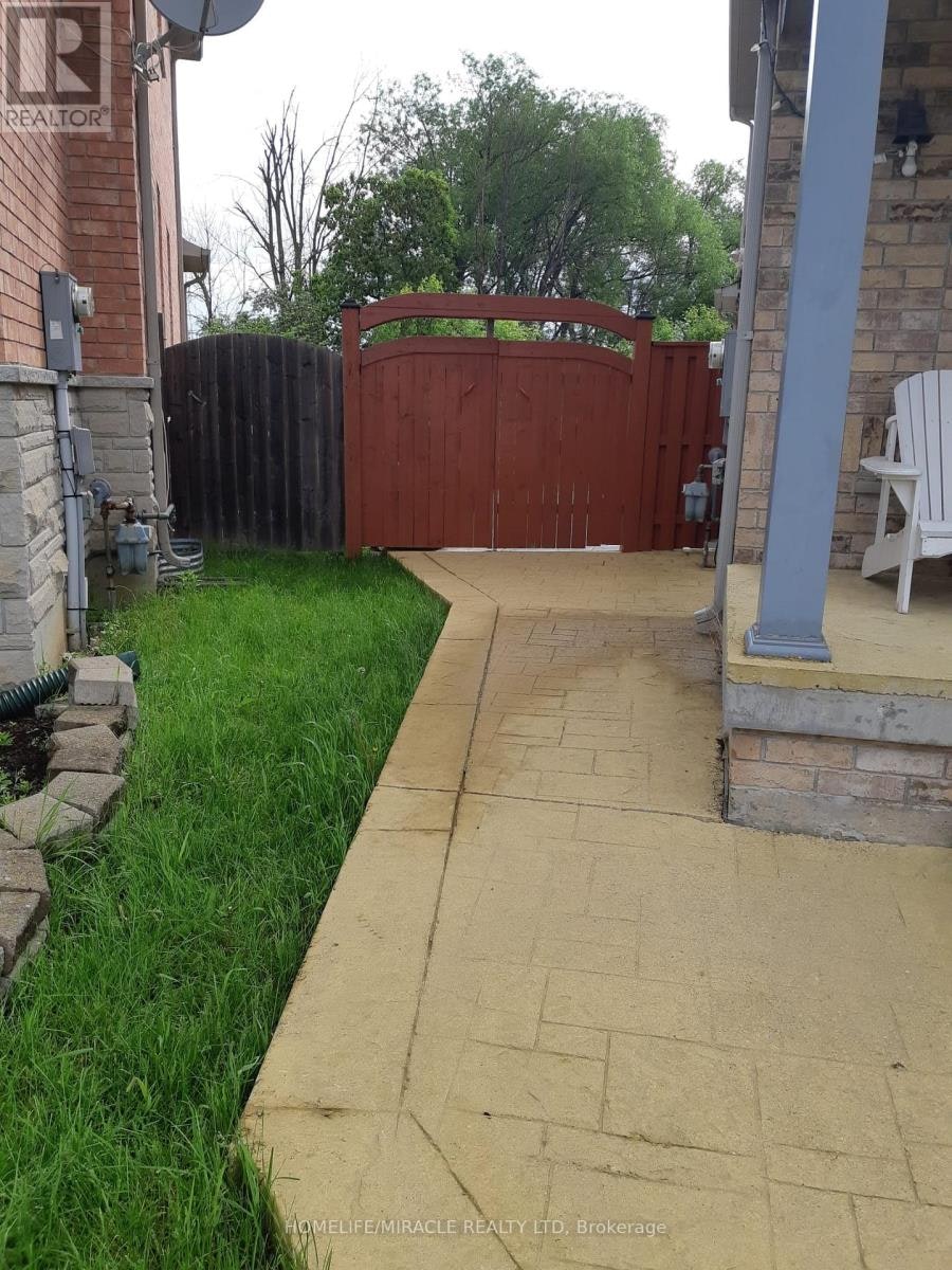 25 River Heights Drive, Brampton, ON, L6P 2M9 - 2