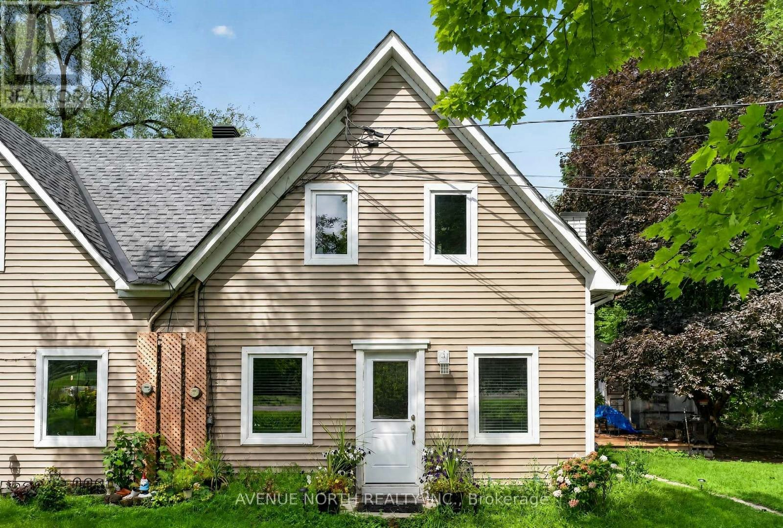 2943 Old Montreal Road, Cumberland, ON, K4C 1G2