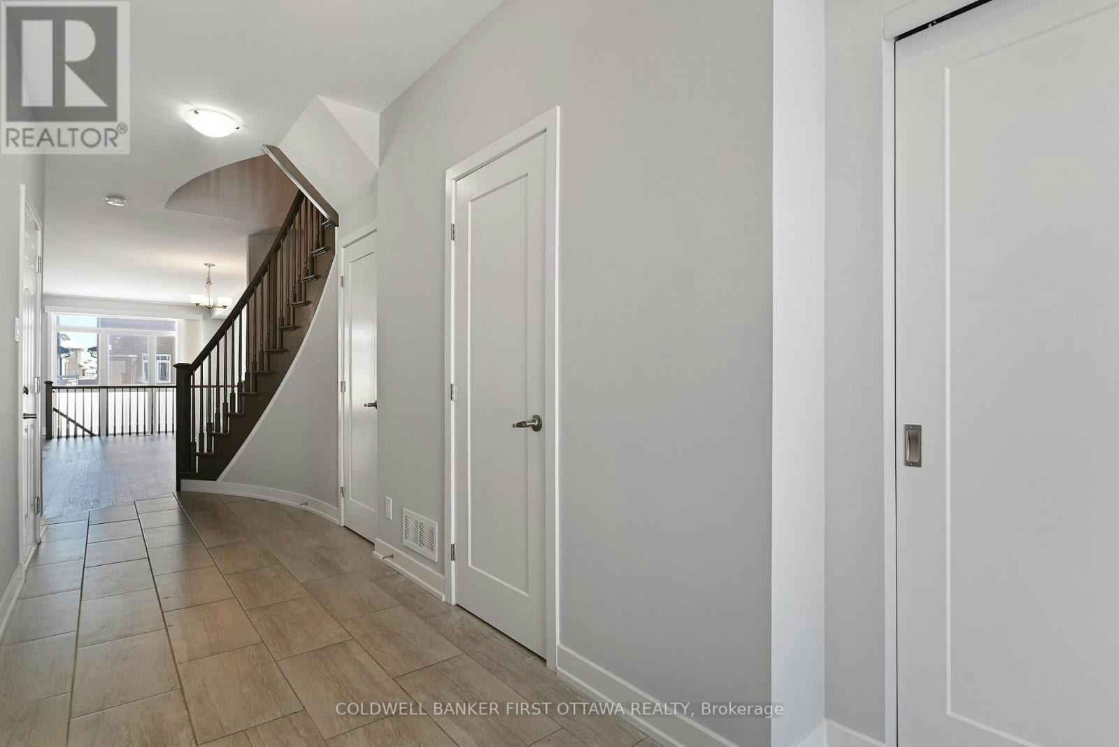 1042 Cobble Hill Drive, Ottawa, ON, K2J 0J7 - 4