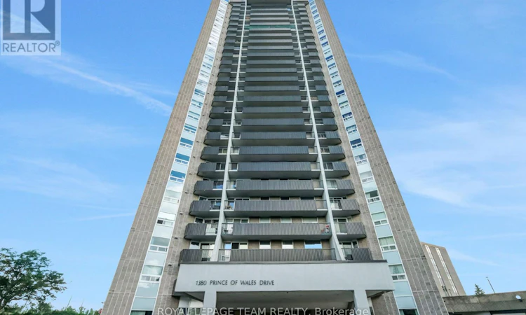 402-1380 Prince Of Wales Drive