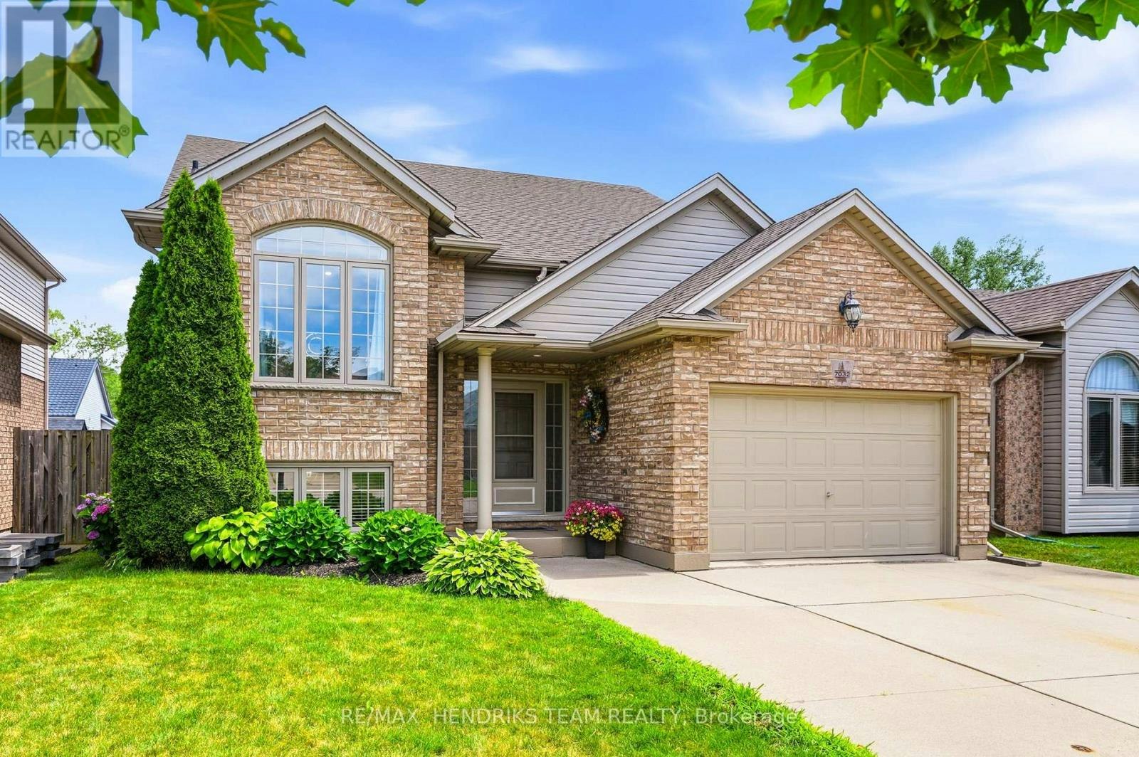 7032 Kelly Drive, Niagara Falls, ON, L2H 3J9