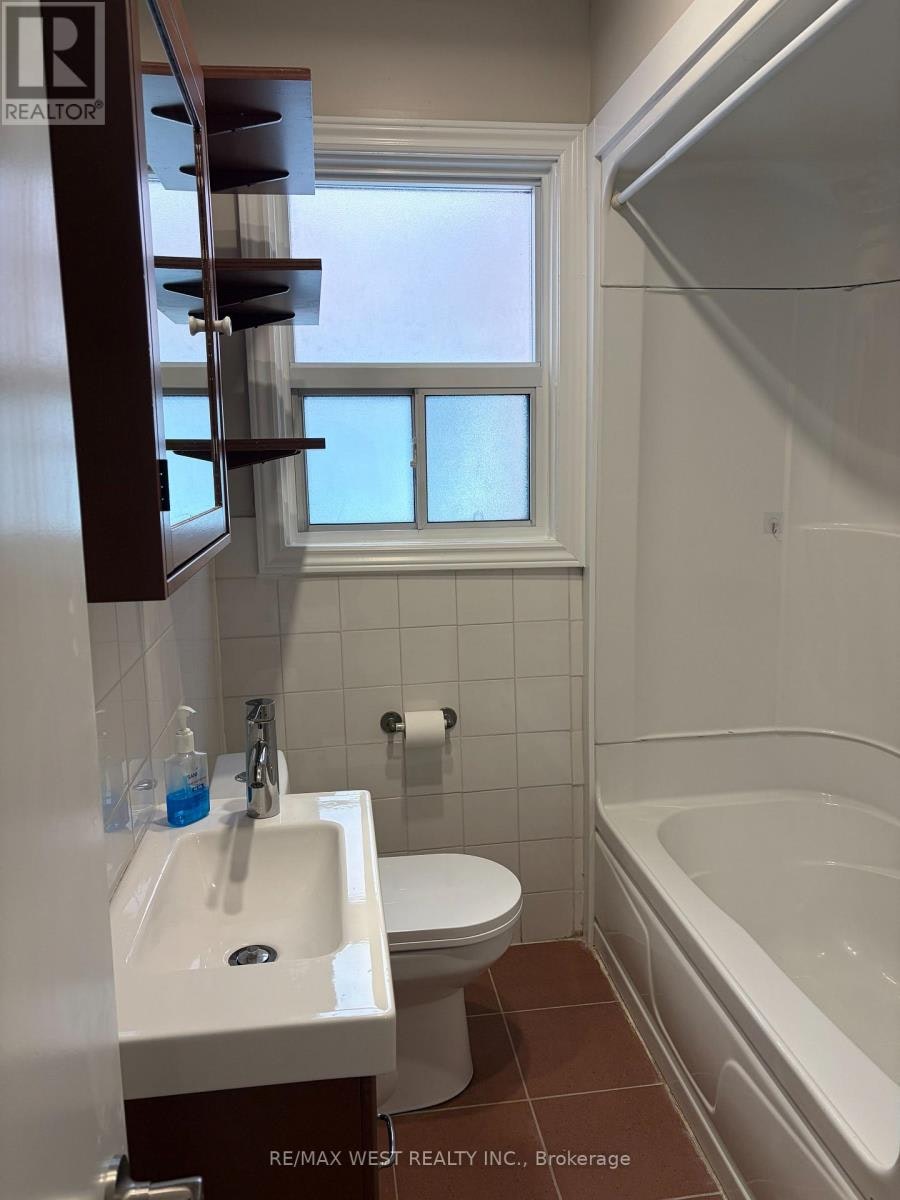 1-1697 Dundas Street W, Toronto, ON, M6K 1V2 - 7
