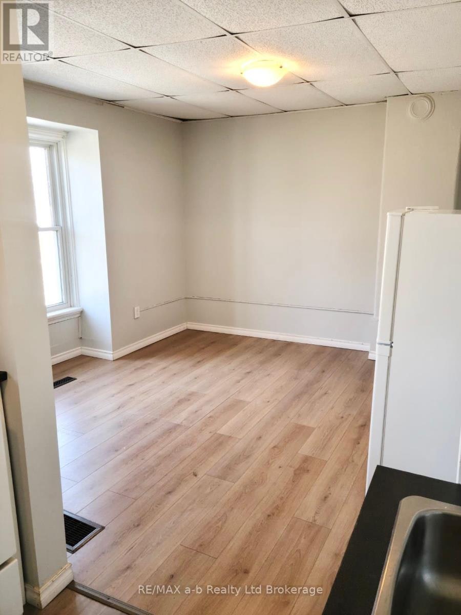 2-26 Stanley Street, London, ON, N6C 1B1 - 2