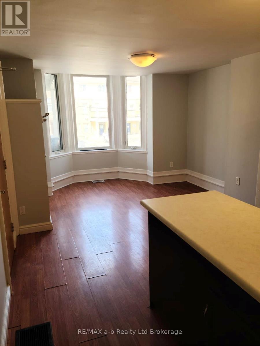 3-26 Stanley Street, London, ON, N6C 1B1 - 2
