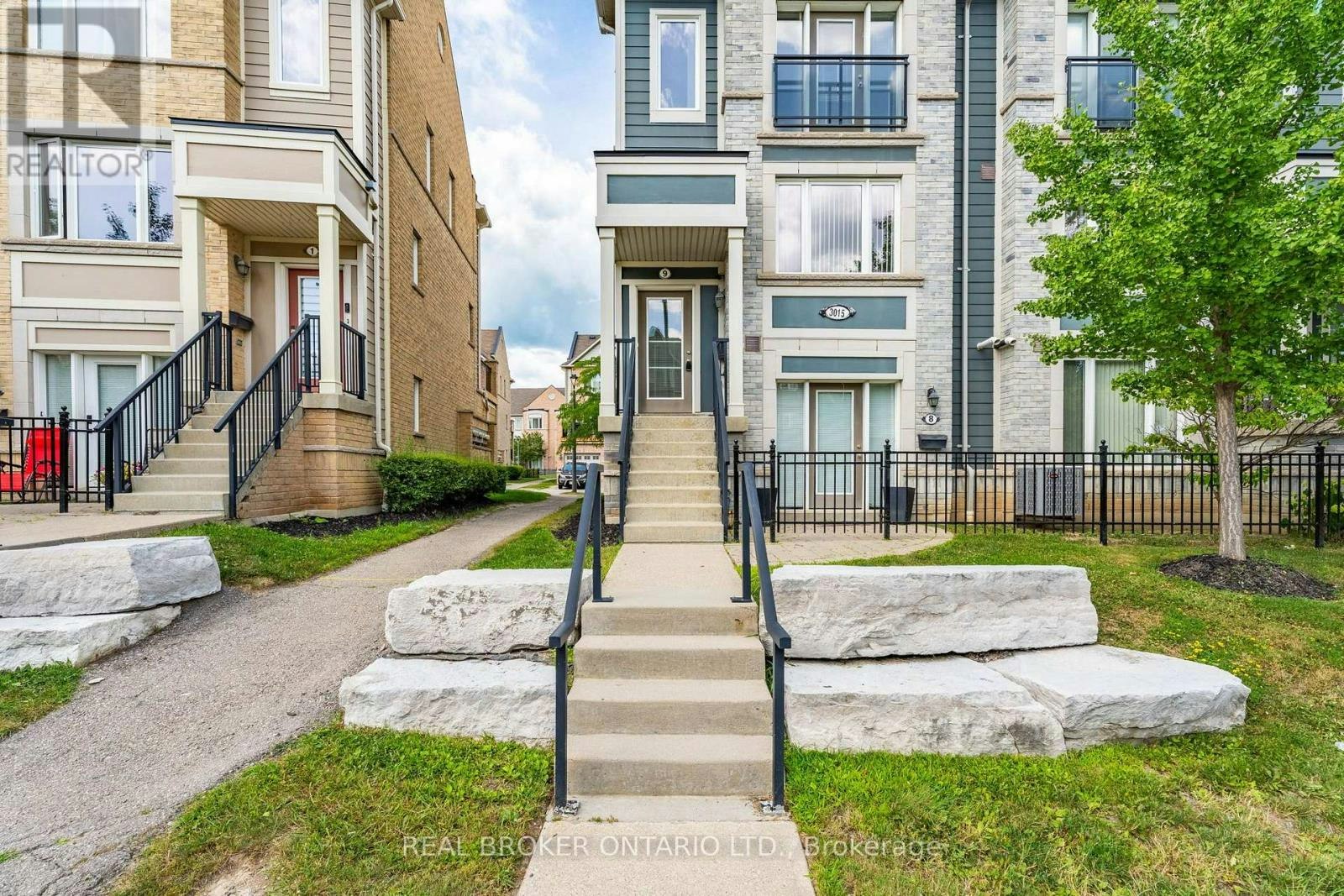 9-3015 Destination Drive, Mississauga, ON, L5M 0P3 - 2