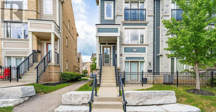 9-3015 Destination Drive, Mississauga, ON, L5M 0P3 - 2