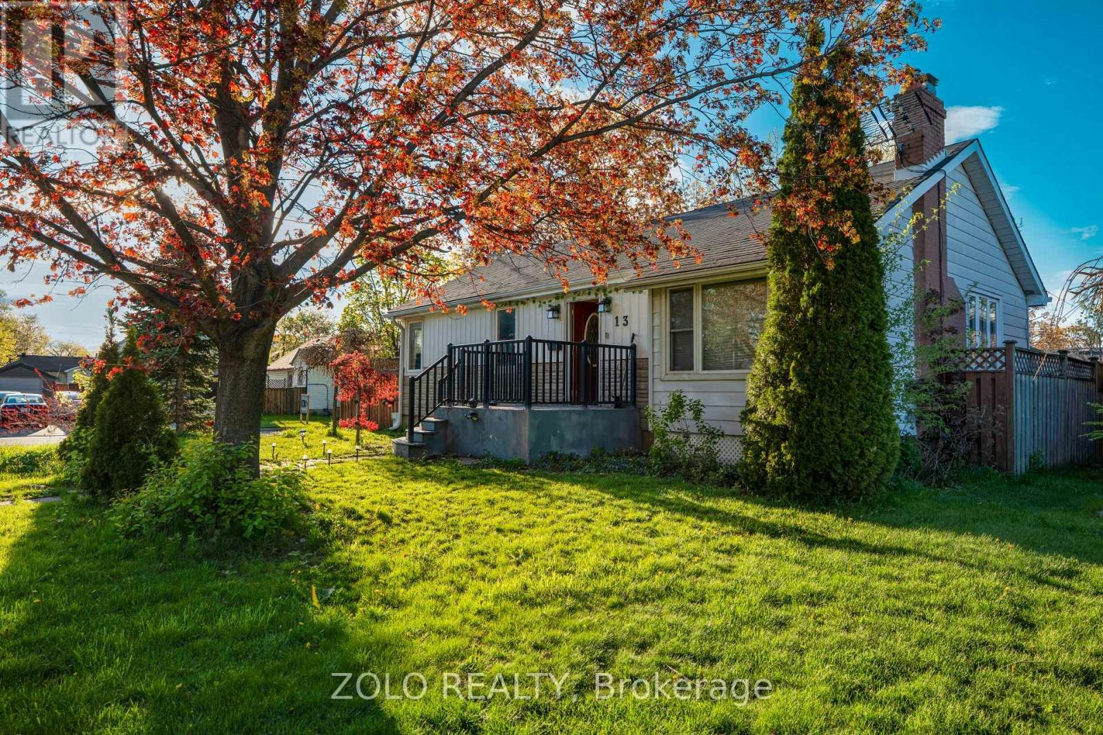 13 Foster Road, Mississauga, ON, L4T 1C3