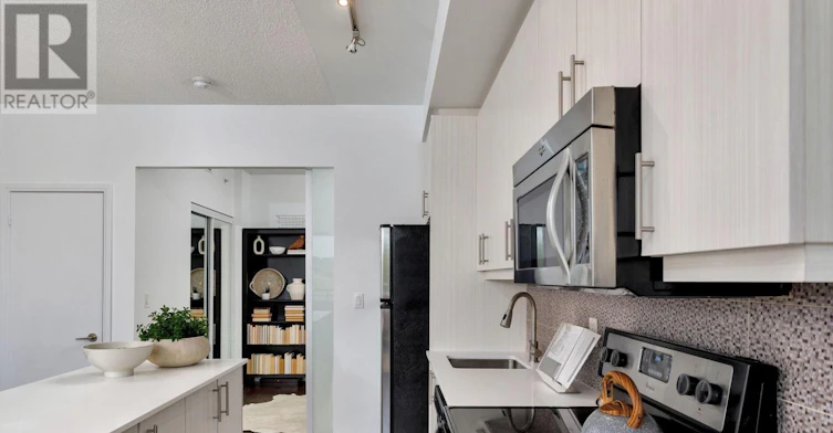 401-760 The Queensway, Toronto, ON, M8Z 0E1 - 3