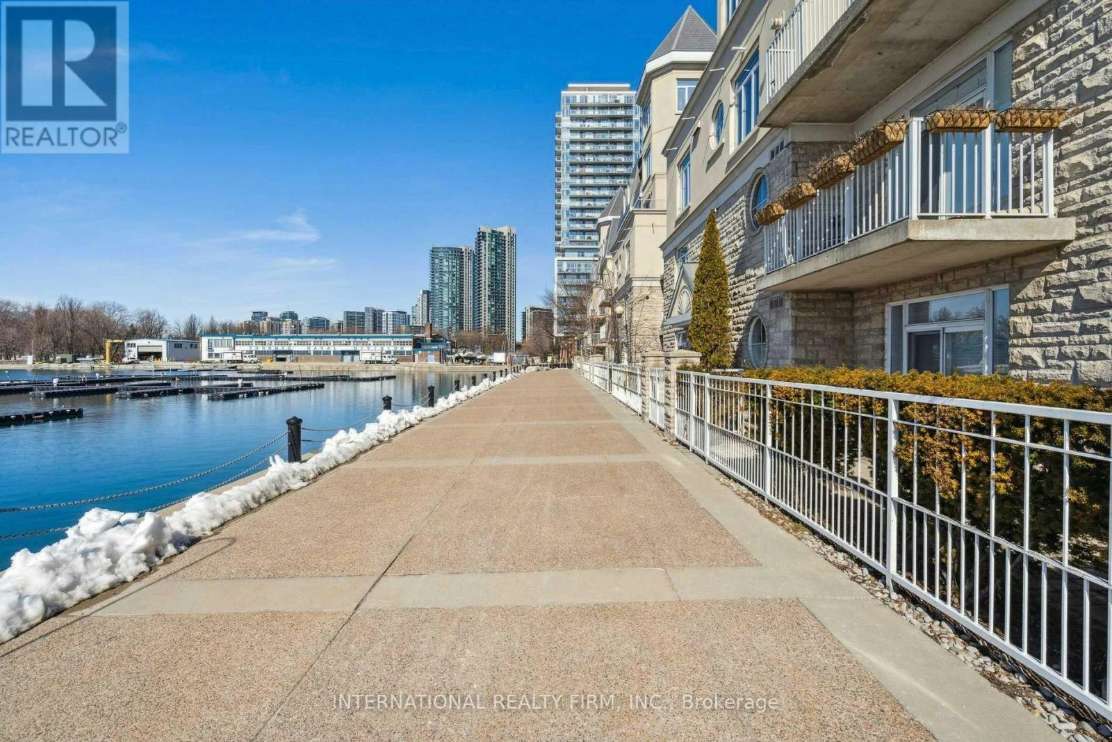 389-32 Stadium Road, Toronto, ON, M5V 3P4 - 37