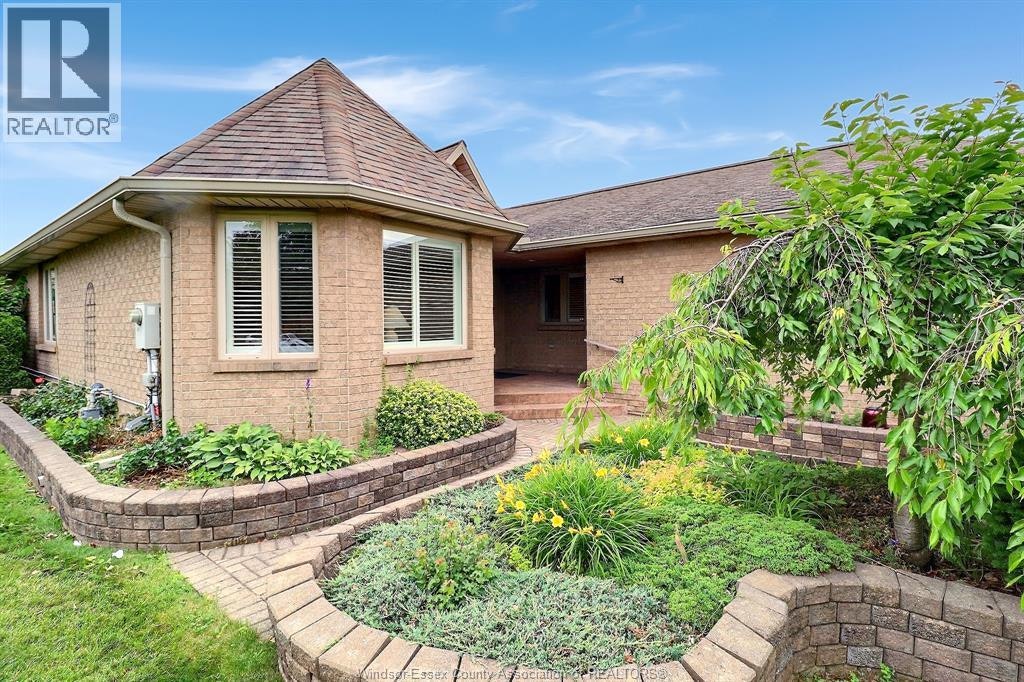 1099 Imperial Crescent, Windsor, ON, N9G 2T4