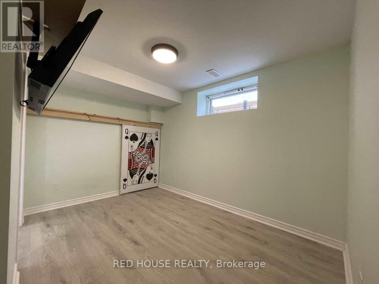 LOWER-69 Simpson Road, Newmarket, ON, L3Y 5E5 - 10