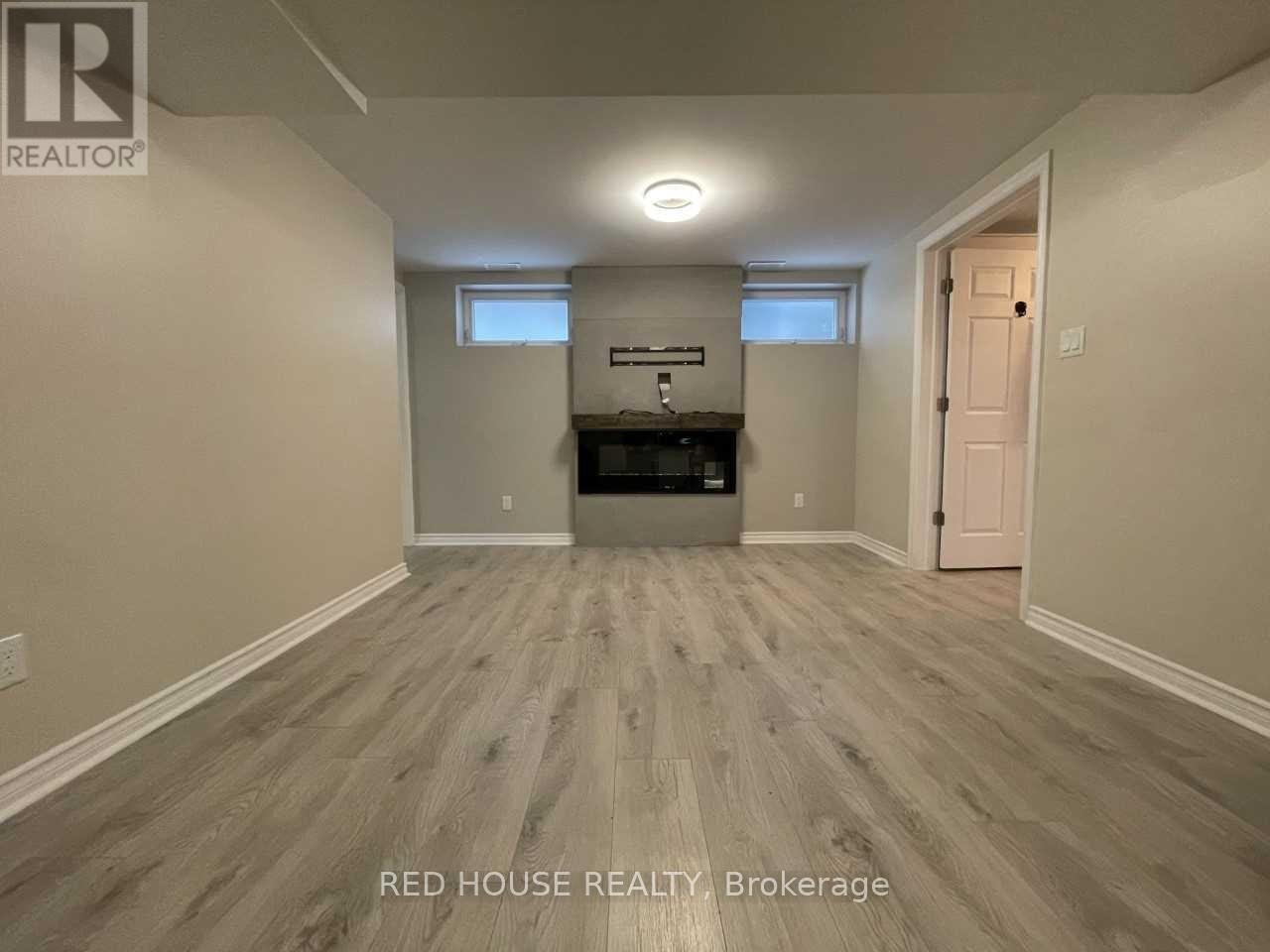 LOWER-69 Simpson Road, Newmarket, ON, L3Y 5E5 - 3