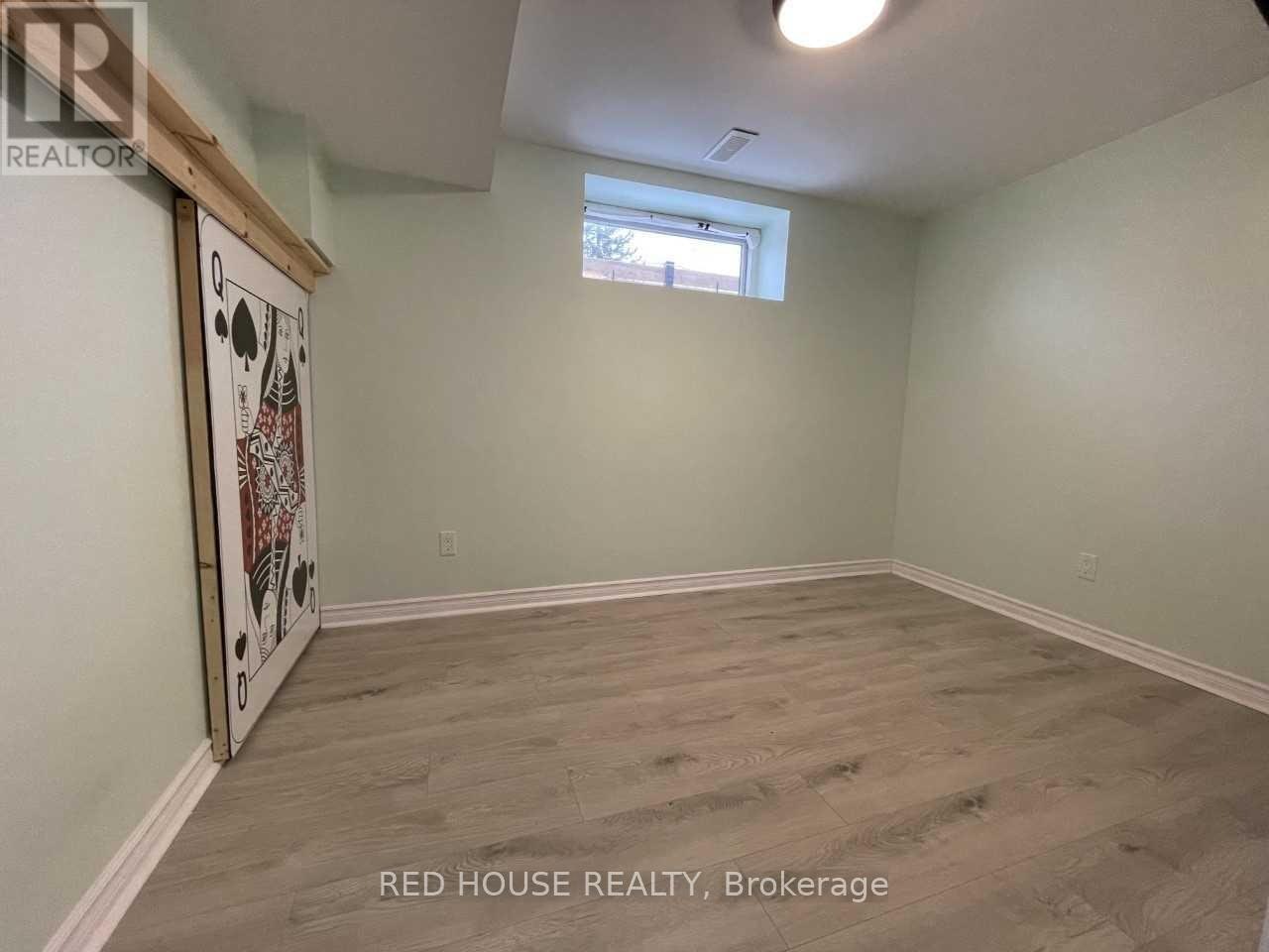 LOWER-69 Simpson Road, Newmarket, ON, L3Y 5E5 - 12