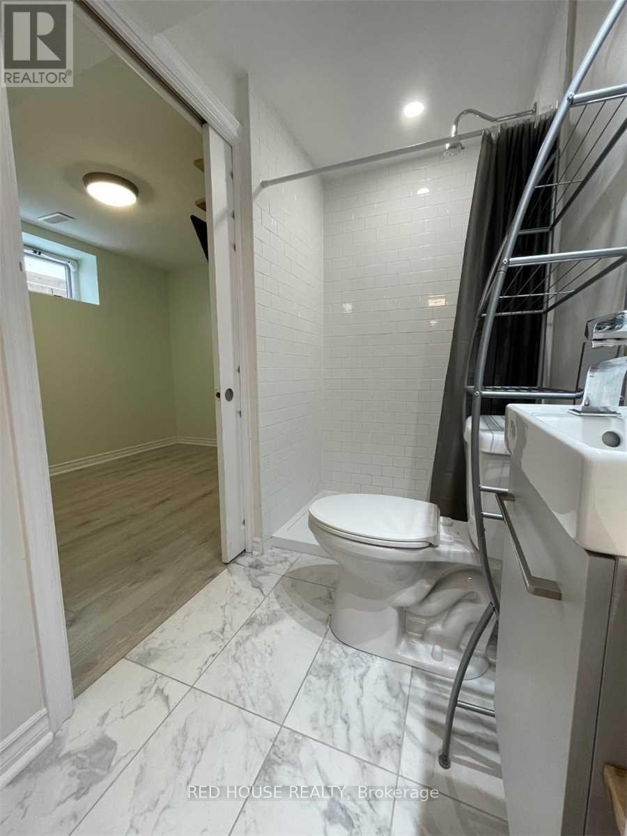 LOWER-69 Simpson Road, Newmarket, ON, L3Y 5E5 - 14