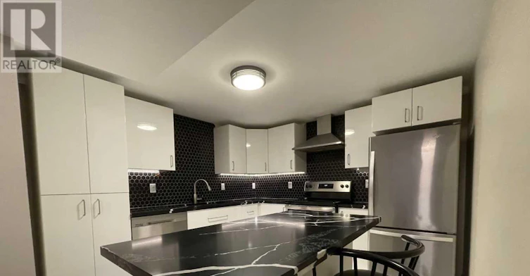 LOWER-69 Simpson Road, Newmarket, ON, L3Y 5E5