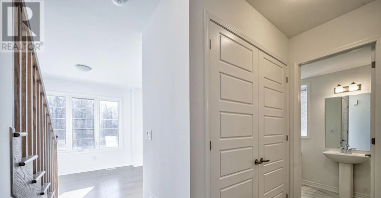 155 Settlers Road E, Oakville, ON, L6H 7X7 - 16