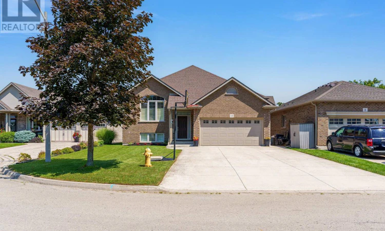 10 Sapphire Court