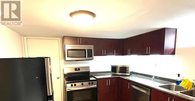 178 Waterloo Avenue, Toronto, ON, M3H 3Z1 - 3