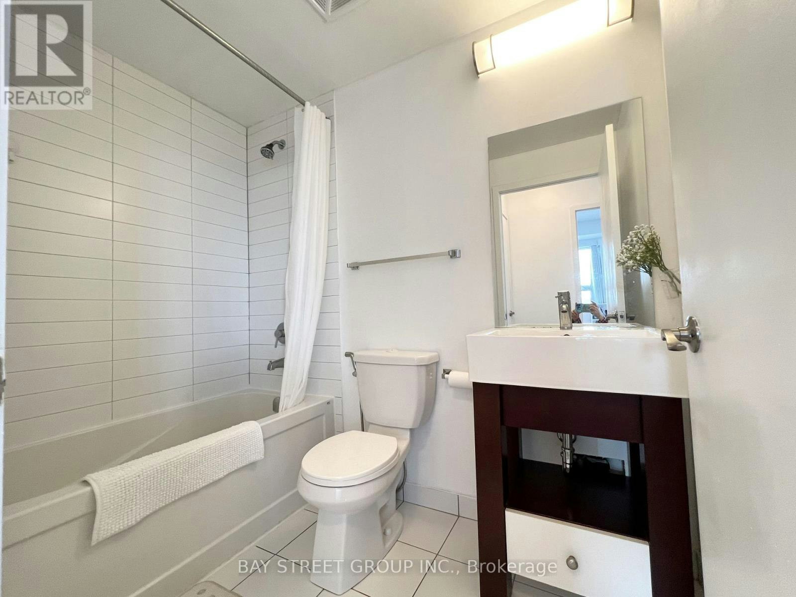 409-840 Queens Plate Drive, Toronto, ON, M9W 0W7 - 8