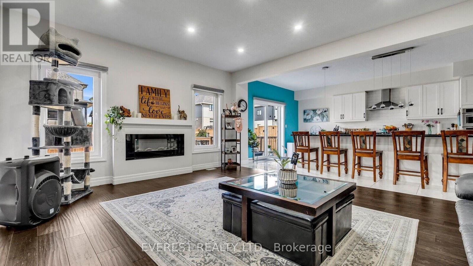 2016 Maddex Way, London, ON, N5X 0M9