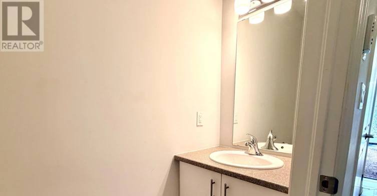 MAIN-237 Louise Street, Welland, ON, L3B 0H8 - 10