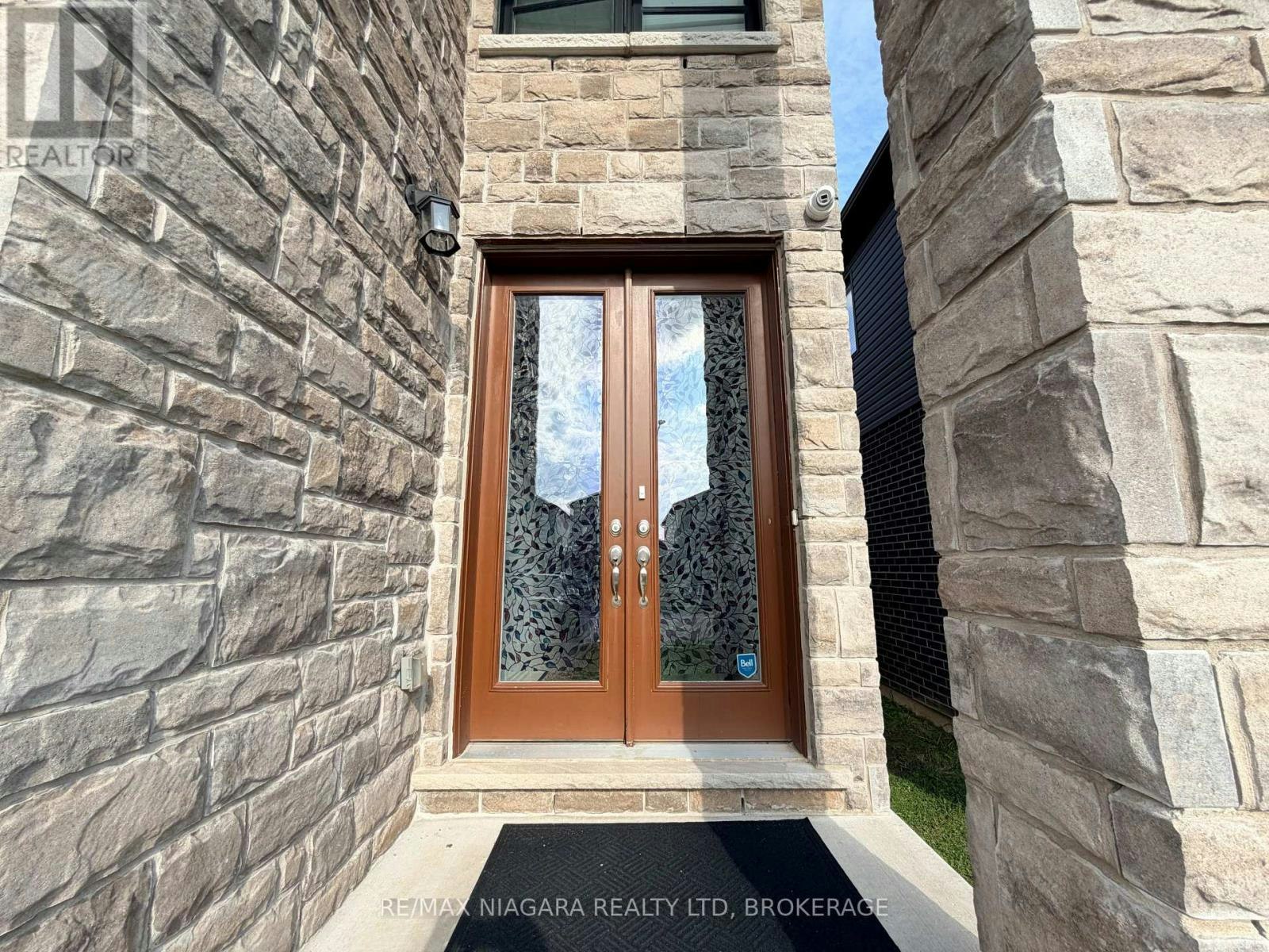 MAIN-237 Louise Street, Welland, ON, L3B 0H8 - 2