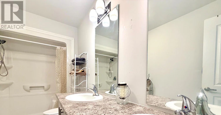 MAIN-237 Louise Street, Welland, ON, L3B 0H8 - 19