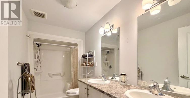 MAIN-237 Louise Street, Welland, ON, L3B 0H8 - 18
