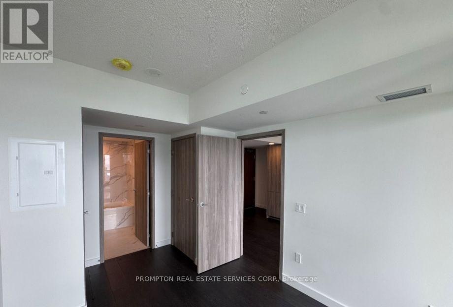 3915-3 Concord Cityplace Way, Toronto, ON, M5V 0X4 - 8