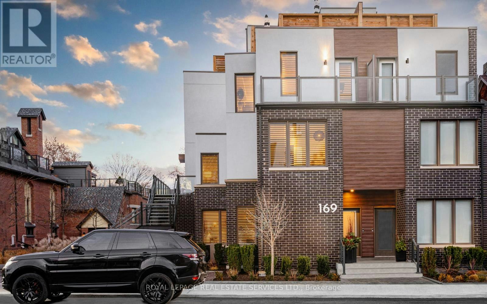2-169 Jones Avenue, Toronto, ON, M4M 3A2