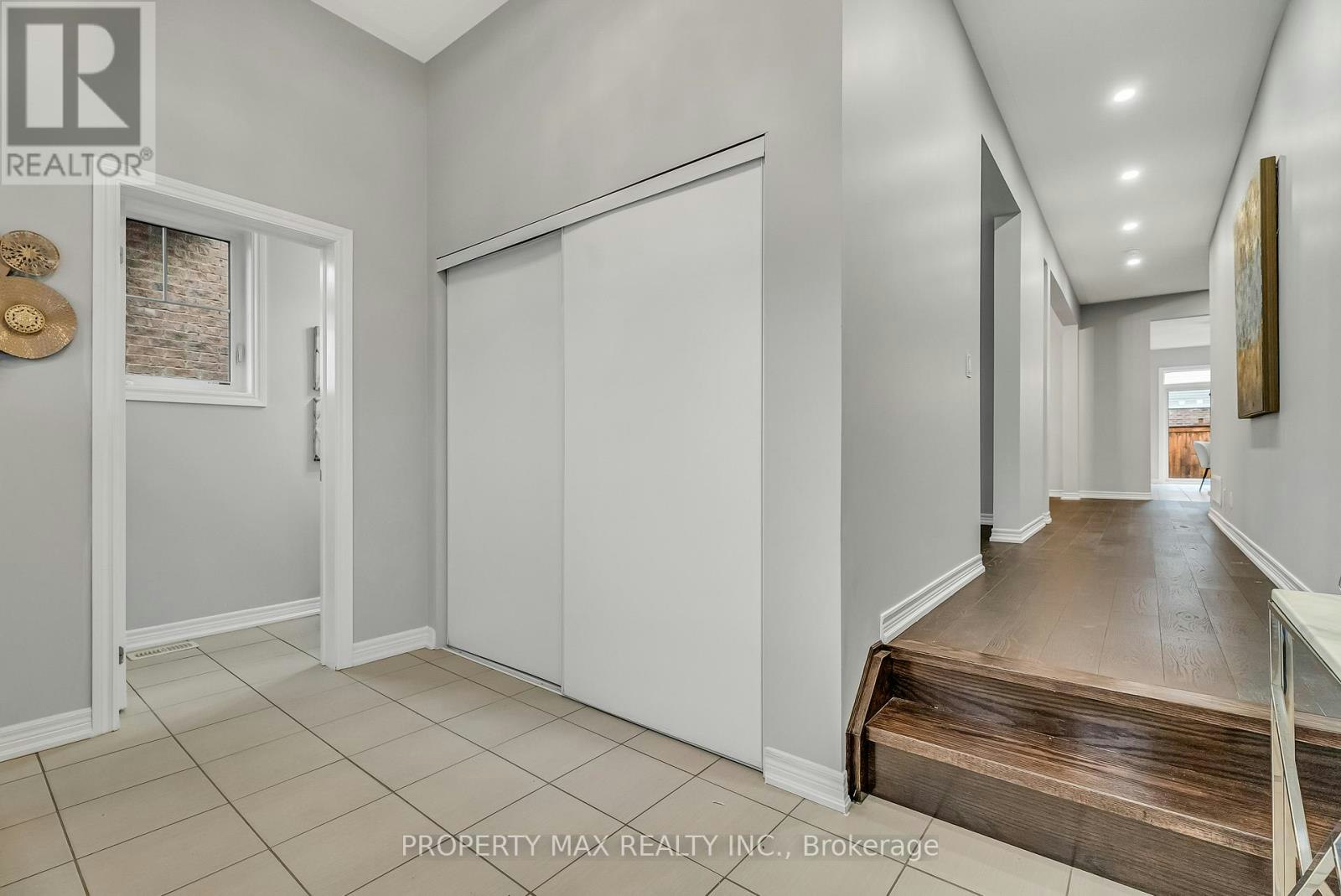 40 Britannia Avenue E, Oshawa, ON, L1L 0C1 - 2