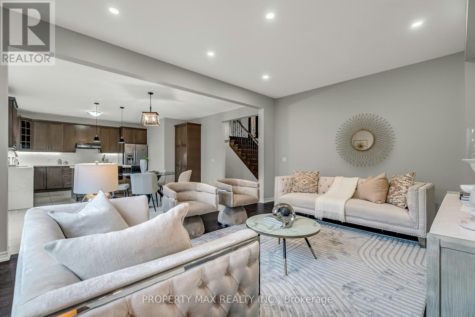 40 Britannia Avenue E, Oshawa, ON, L1L 0C1 - 7