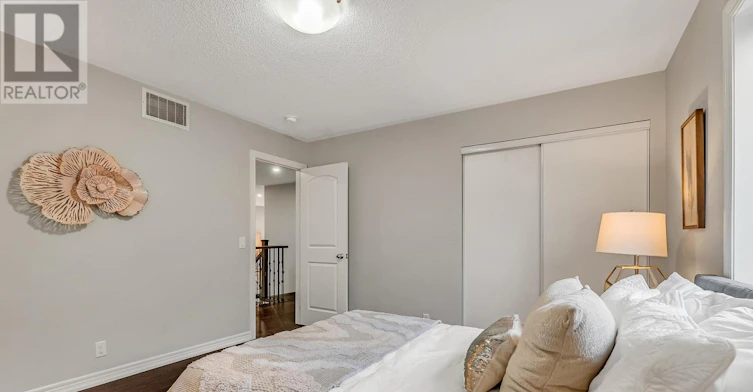 40 Britannia Avenue E, Oshawa, ON, L1L 0C1 - 40